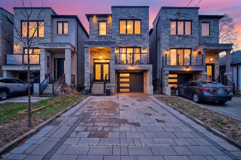442 Pharmacy Avenue S, Toronto, ON M1L 3G6 – main photo