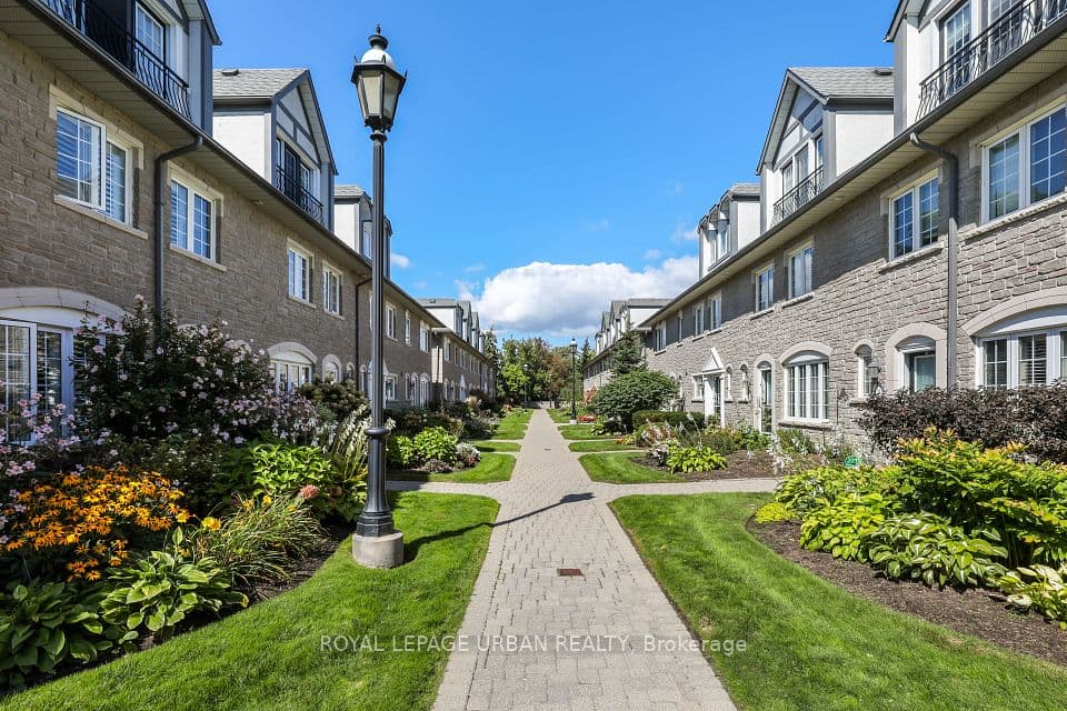 1995 Royal Road 157, Pickering, ON L1V 6V9 – main photo