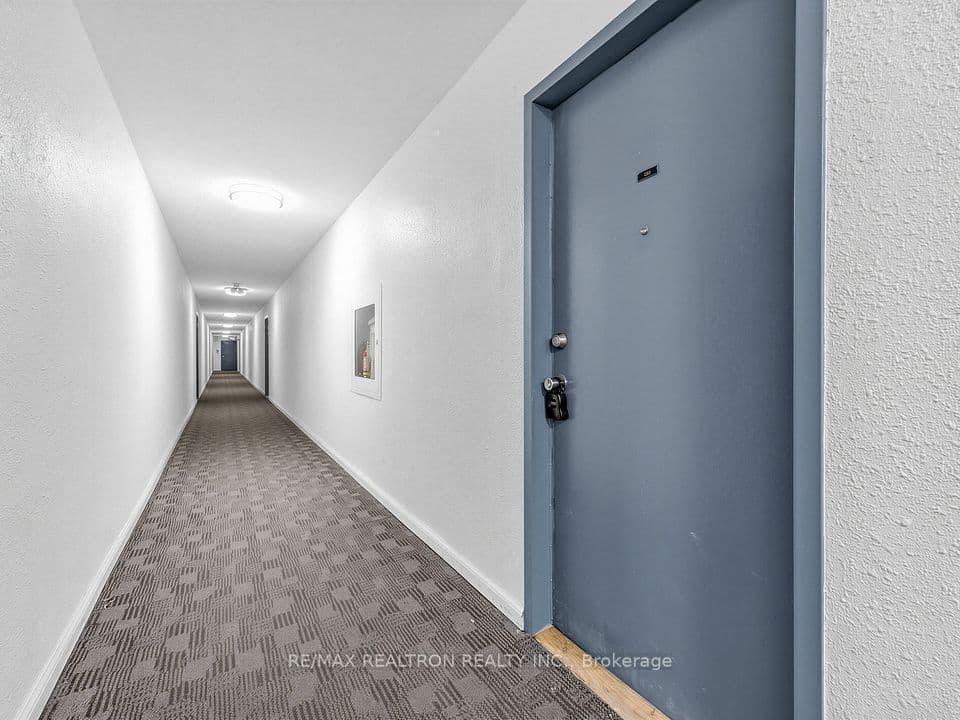 180 Markham Road 501, Toronto, ON M1M 2Z9 – photo 3