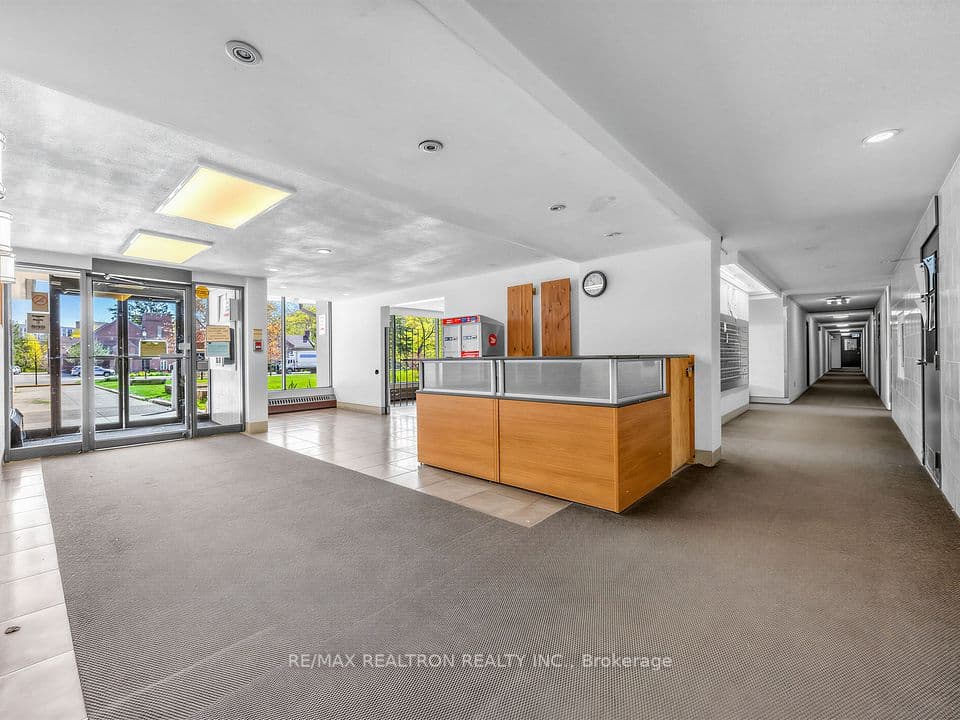 180 Markham Road 501, Toronto, ON M1M 2Z9 – photo 2
