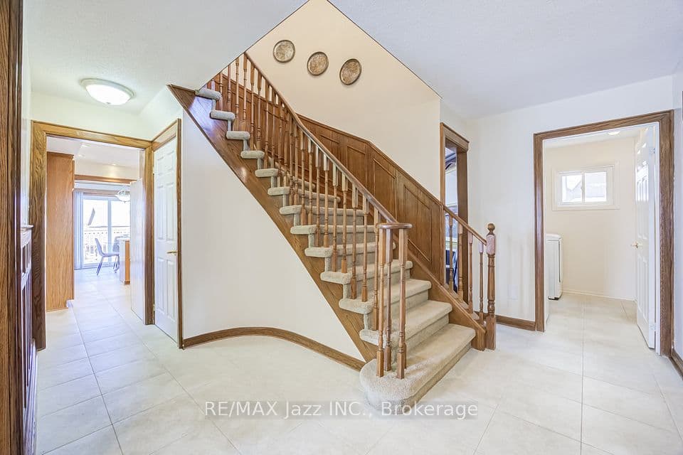 2 Coomer Crescent, Ajax, ON L1T 3B6 – photo 3