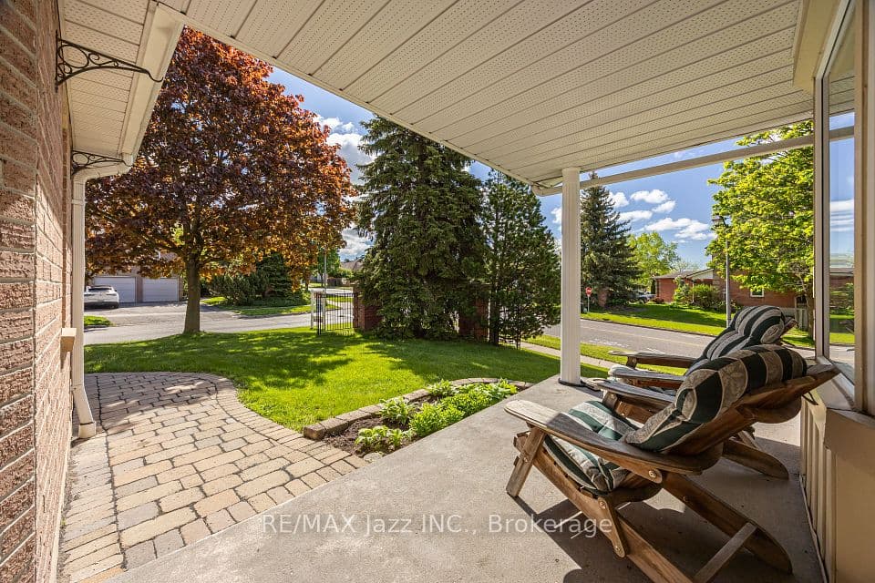 2 Coomer Crescent, Ajax, ON L1T 3B6 – photo 2