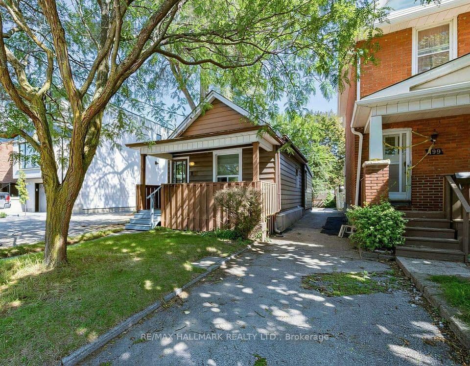 201 Linsmore Crescent, Toronto, ON M4J 4L5 – photo 2