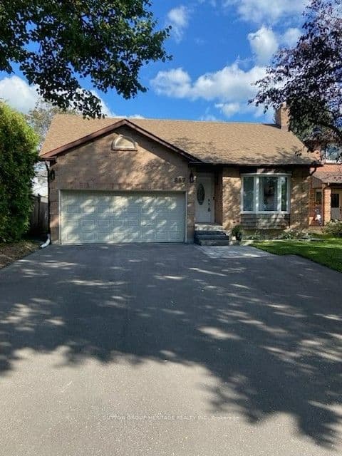 887 Lavis Court, Oshawa, ON L1K 1W1 – main photo