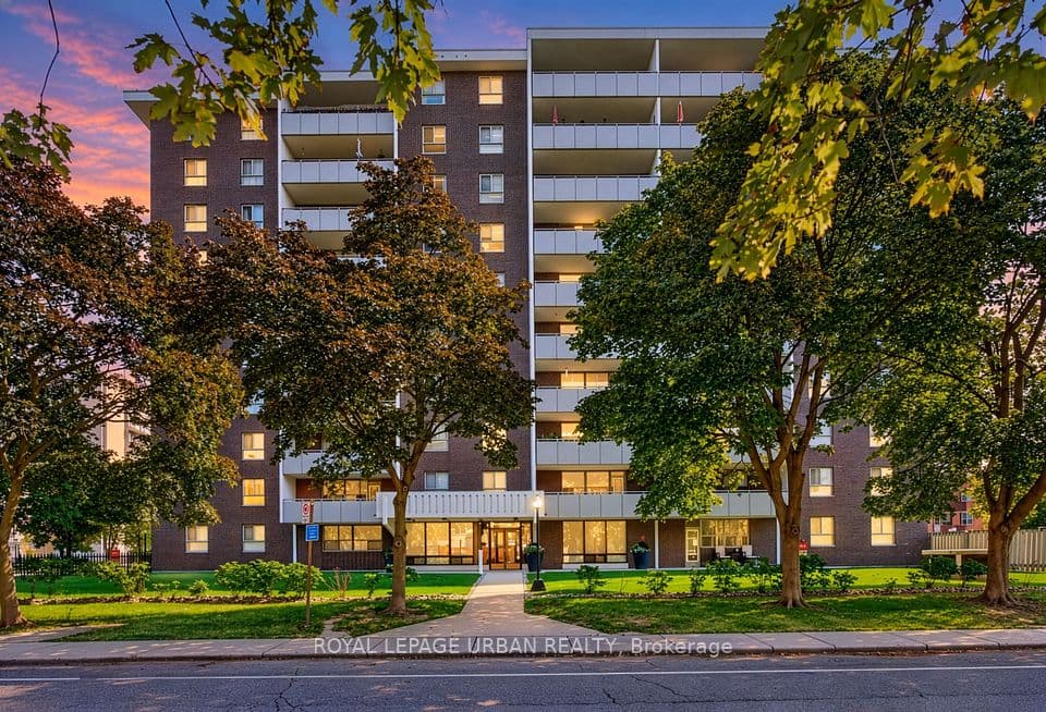 1135 Logan Avenue 703, Toronto, ON M4K 3Y2 – photo 2