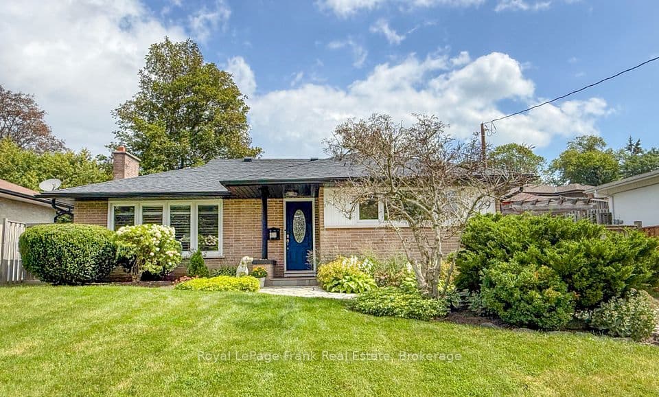 129 Keewatin Street N, Oshawa, ON L1G 6N2 – main photo