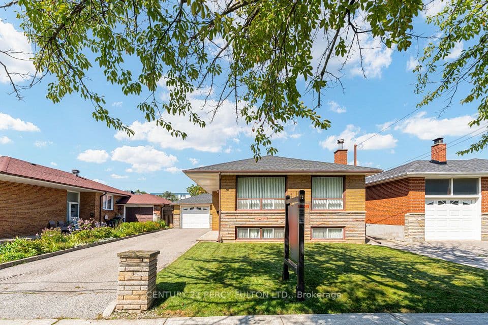 10 Dunlop Avenue, Toronto, ON M1K 1K9 – main photo