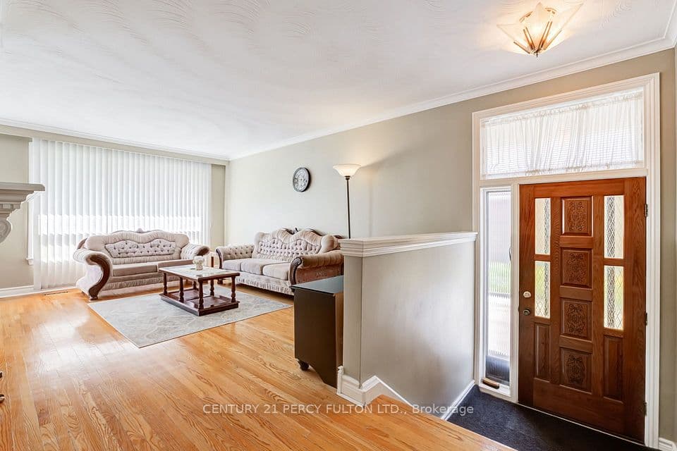 10 Dunlop Avenue, Toronto, ON M1K 1K9 – photo 2