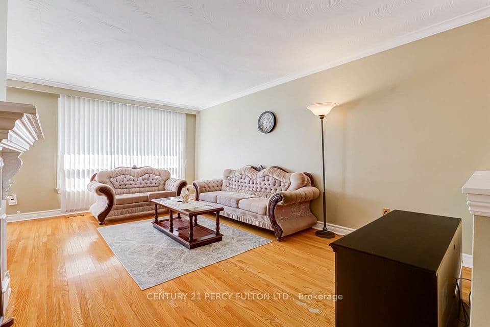 10 Dunlop Avenue, Toronto, ON M1K 1K9 – photo 3
