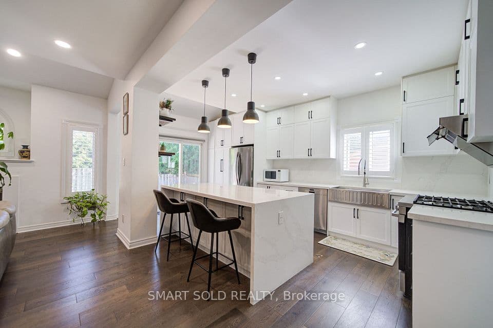 157 Waller Street, Whitby, ON L1R 2P7 – photo 3