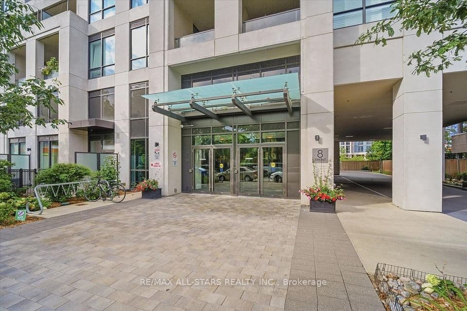 8 Trent Avenue 824, Toronto, ON M4C 0A6 – photo 2