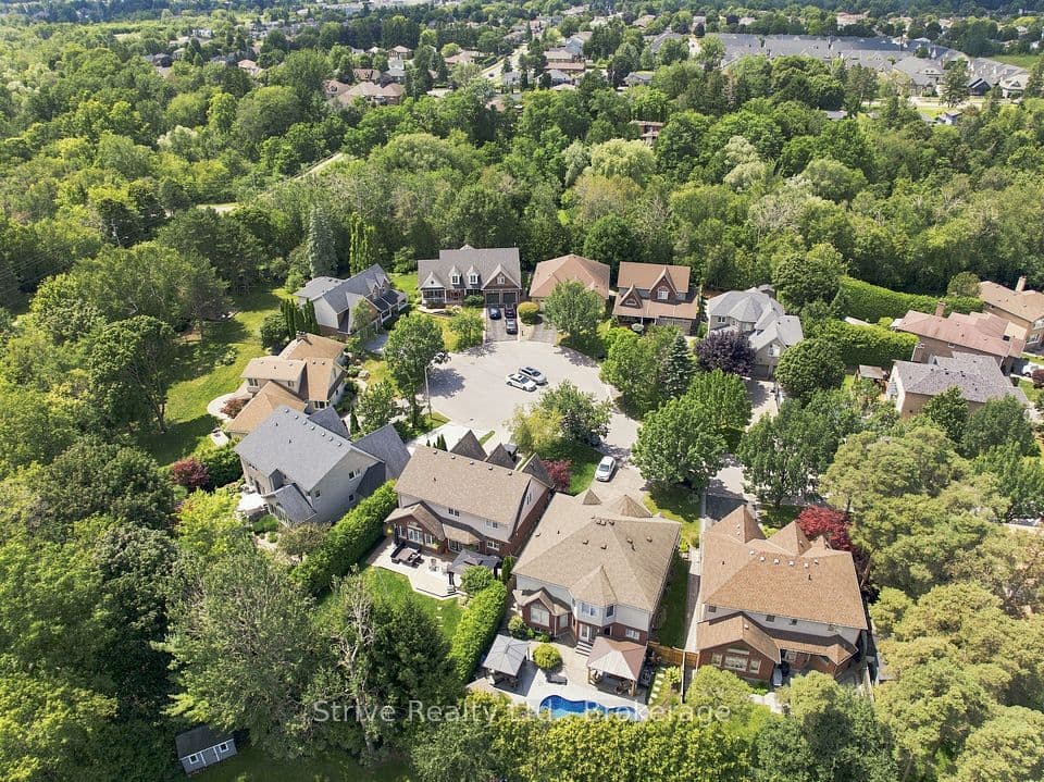 8 Rowland Court, Clarington, ON L1E 1Z8 – photo 2