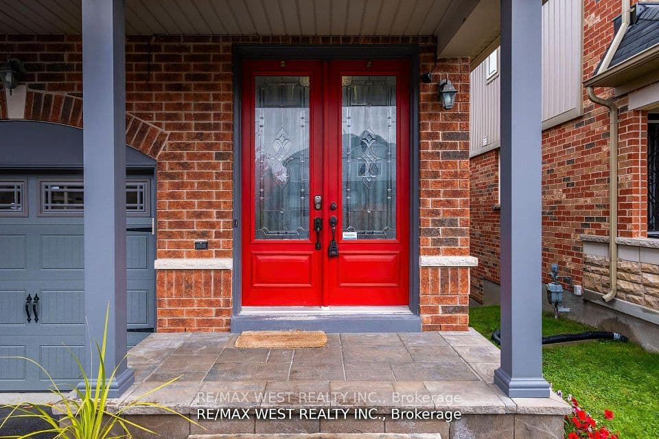 31 Buxton Lane, Clarington, ON L1C 0J9 – photo 3