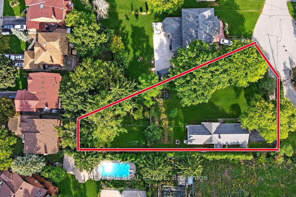 28 Thomas Avenue, Toronto, ON M1C 1E5 – main photo