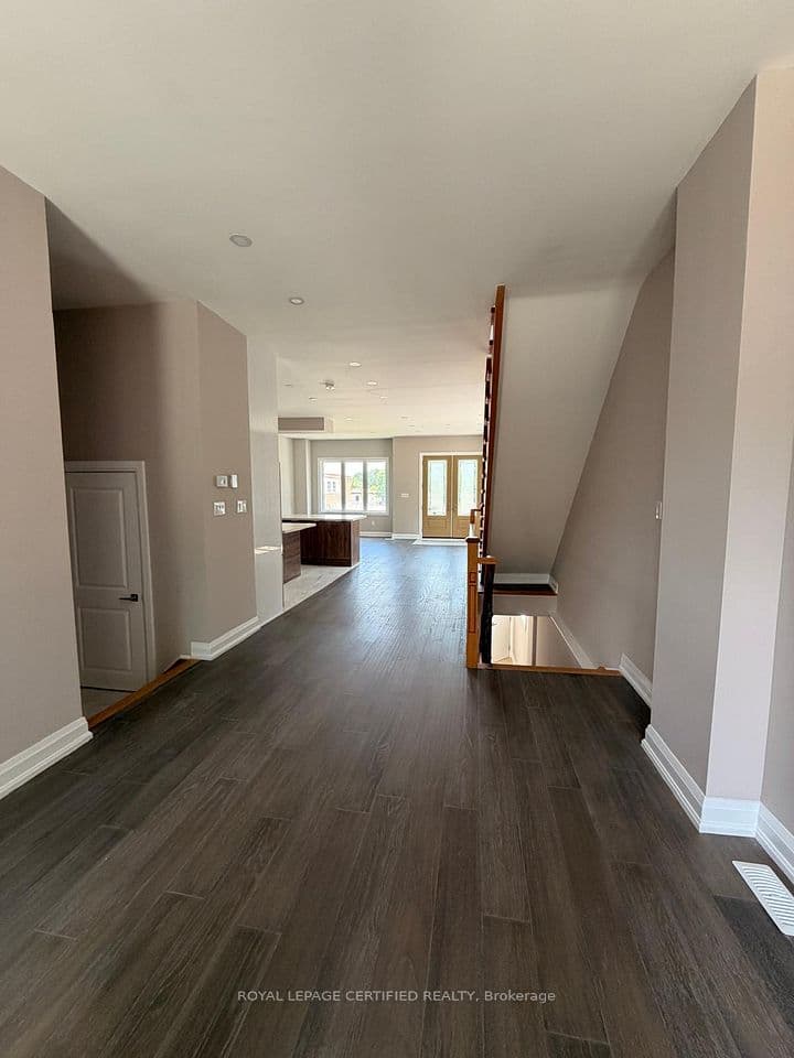 450 Midland Avenue, Toronto, ON M1N 4A5 – photo 3