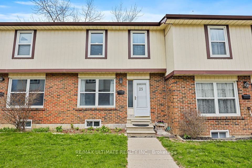 1230 Radom Street 25, Pickering, ON L1W 3B8 – main photo