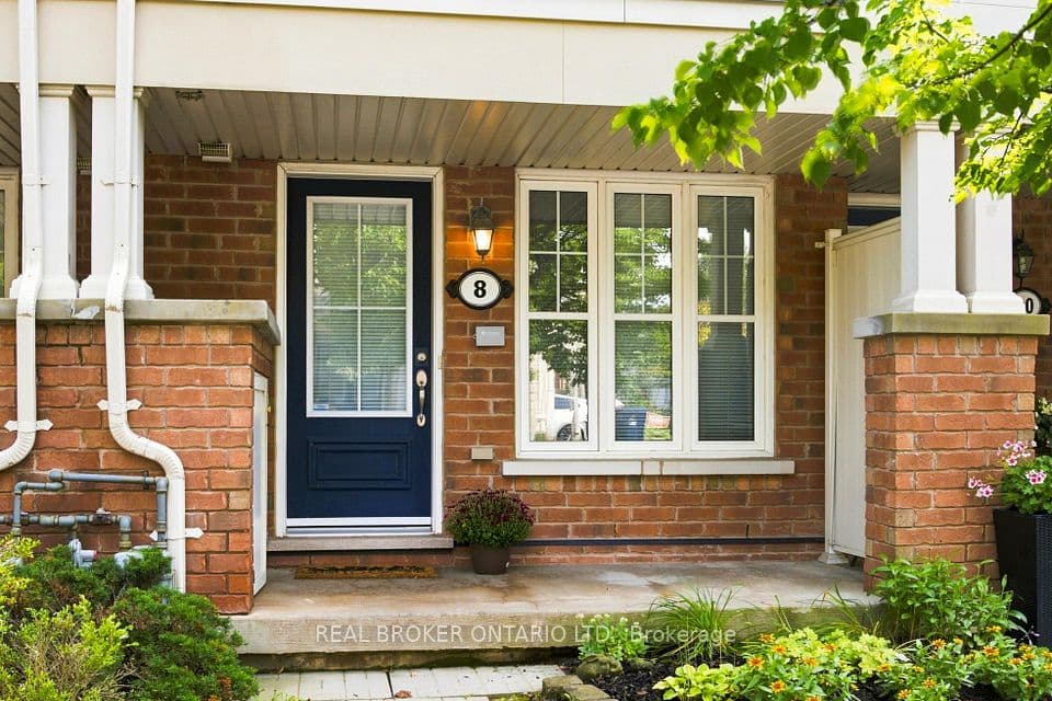 8 Ayers Crescent, Toronto, ON M1L 0G6 – photo 2