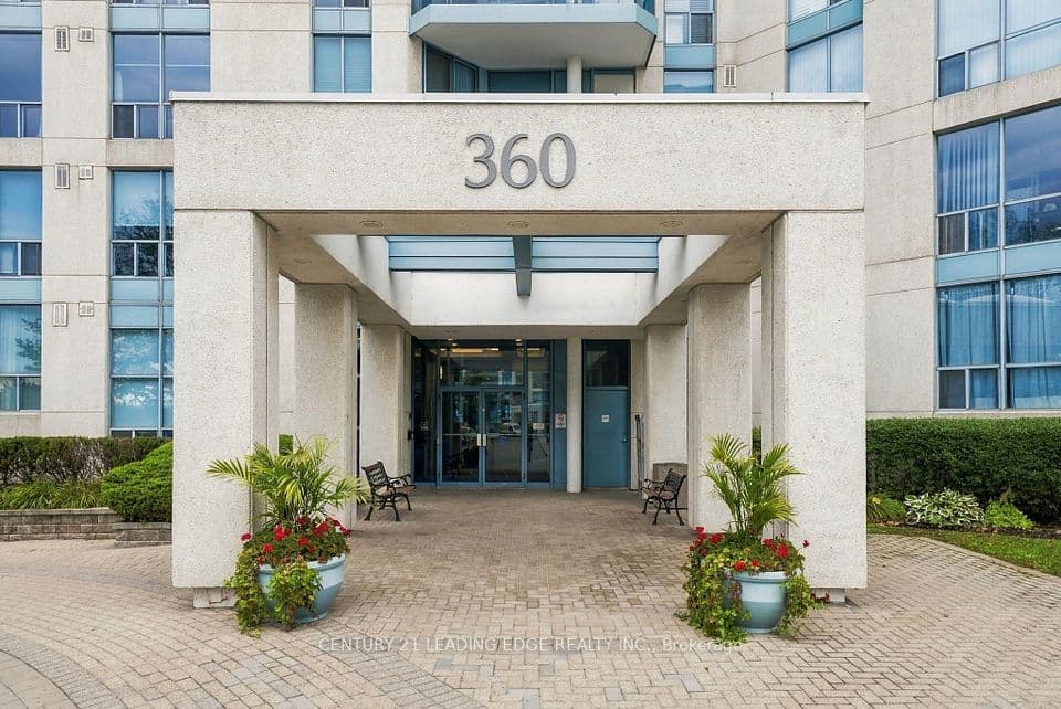 360 Watson Street W 807, Whitby, ON L1N 9G2 – main photo