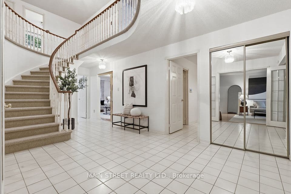 95 Whistling Hills Drive, Toronto, ON M1V 3K7 – photo 3