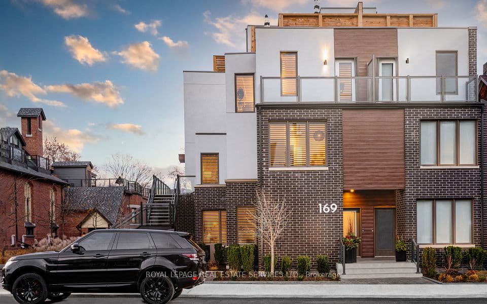 169 Jones Avenue 2, Toronto, ON M4M 3A2 – main photo