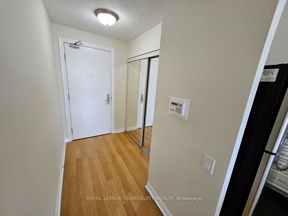 61 Town Centre Court 306, Toronto, ON M1P 5C5 – photo 2