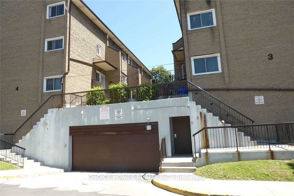 23-91 Muir Drive, Toronto, ON M1M 3T7 – main photo