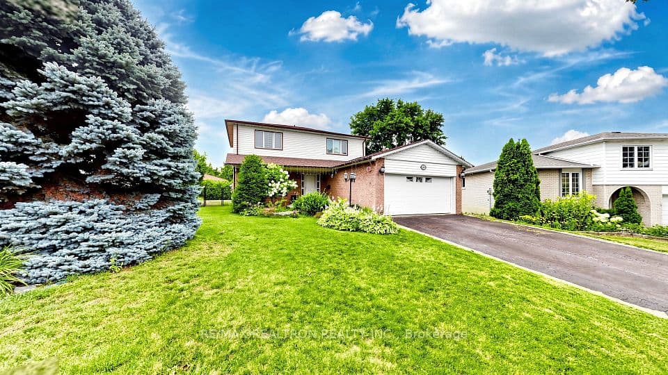 349 Siena Court, Oshawa, ON L1J 6V5 – main photo