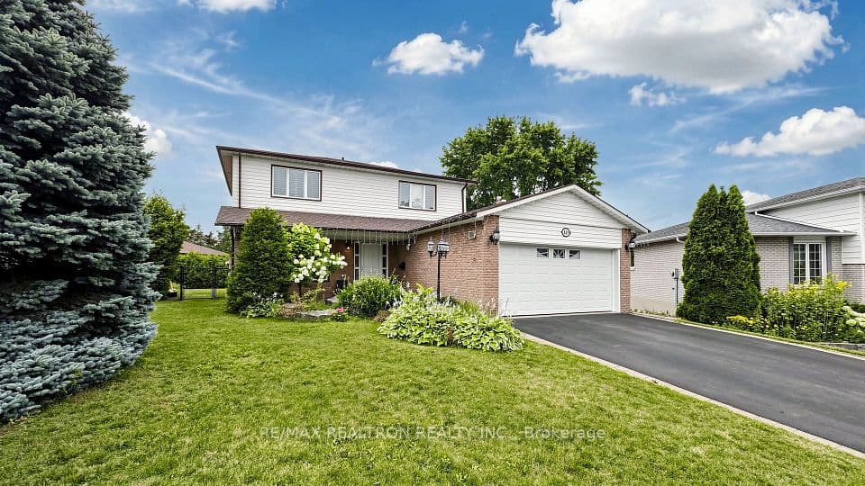 349 Siena Court, Oshawa, ON L1J 6V5 – photo 3