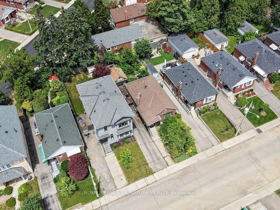 20 Tiago Avenue, Toronto, ON M4B 2A1 – photo 2