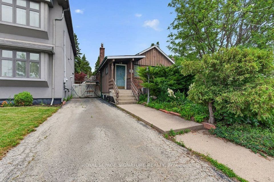 20 Tiago Avenue, Toronto, ON M4B 2A1 – photo 3