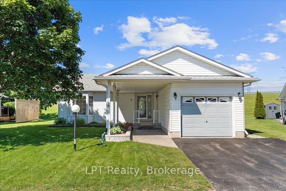 5 Niagara Trail, Clarington, ON L1B 1A2 – main photo