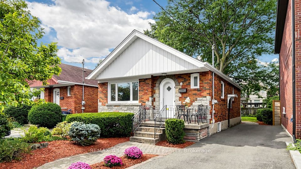 6 Athlone Road, Toronto, ON M4J 4H2 – main photo