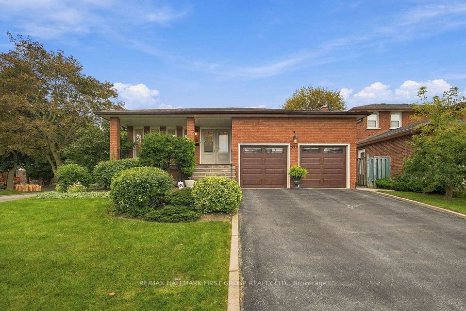 520 McLeod Crescent, Pickering, ON L1W 3M5 – photo 2