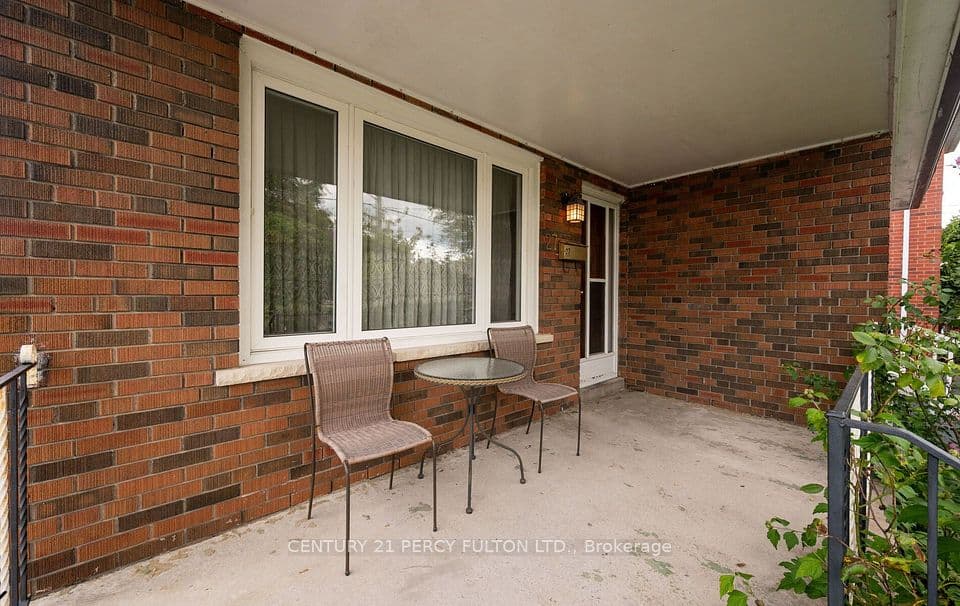 27 Willingdon Avenue, Toronto, ON M1N 2L1 – photo 2