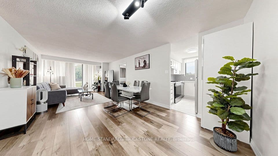 99 Blackwell Avenue 211, Toronto, ON M1B 3R5 – photo 2