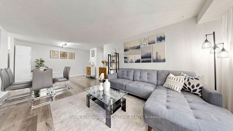 99 Blackwell Avenue 211, Toronto, ON M1B 3R5 – main photo