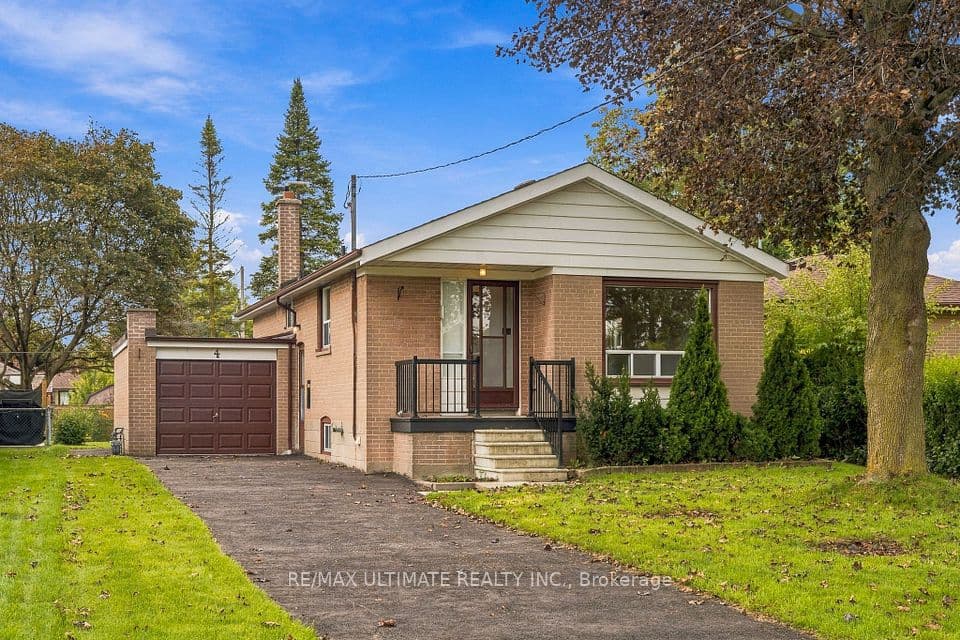 4 Moray Place, Toronto, ON M1R 2E2 – main photo