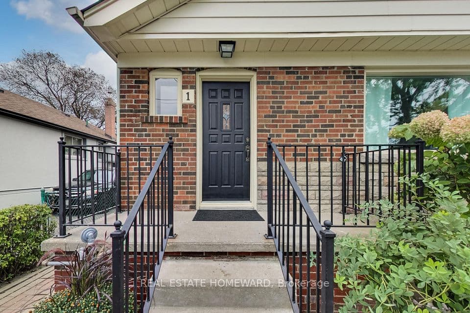 1 Bassett Avenue, Toronto, ON M1L 2A2 – photo 2