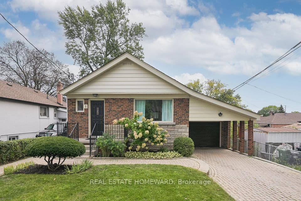 1 Bassett Avenue, Toronto, ON M1L 2A2 – main photo