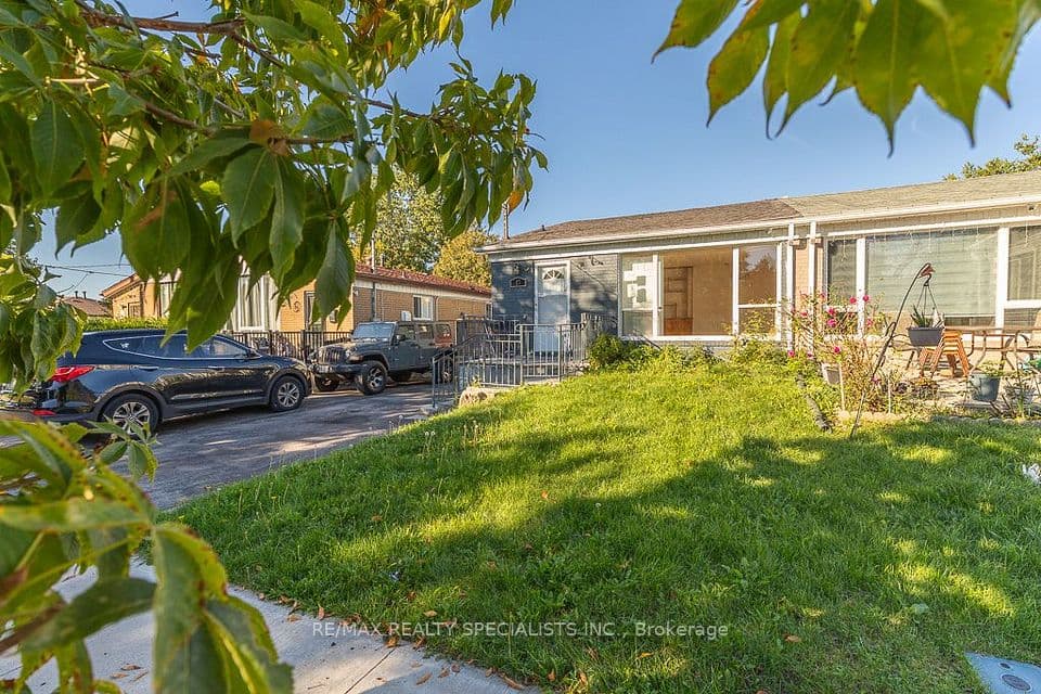 17 Huddleston Court, Toronto, ON M1L 4L1 – photo 3