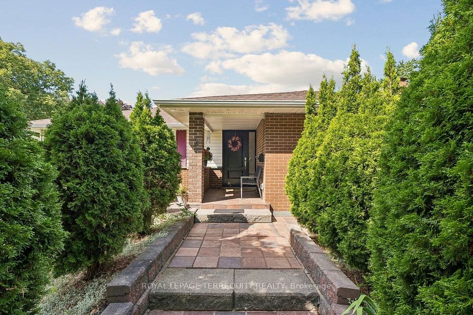 2 Richbourne Court, Toronto, ON M1T 1T6 – photo 2