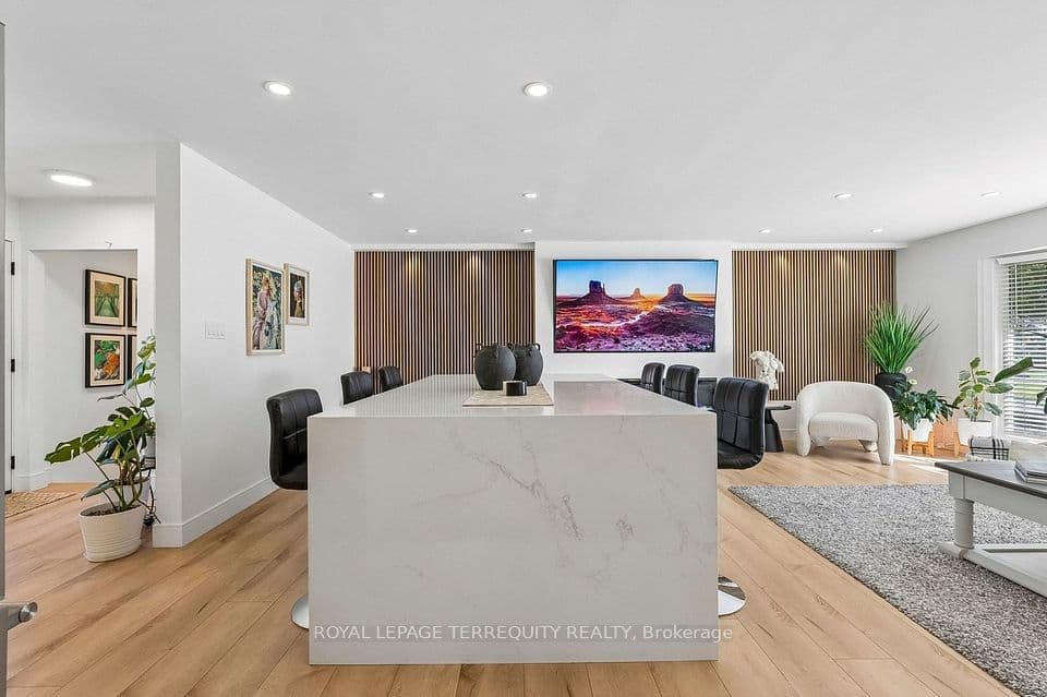 2 Richbourne Court, Toronto, ON M1T 1T6 – main photo