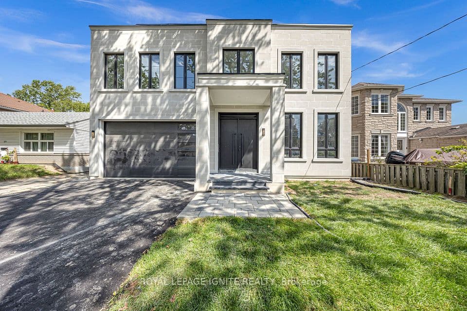 15 Deblyn Drive E, Toronto, ON M1S 1J4 – main photo