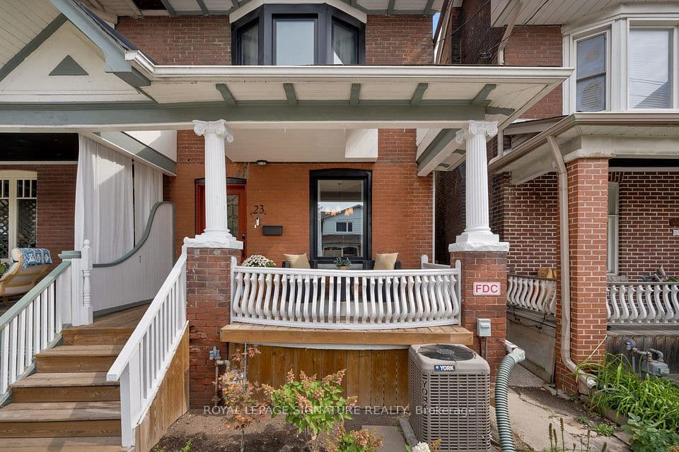 23 Greenwood Avenue, Toronto, ON M4L 2P5 – photo 2