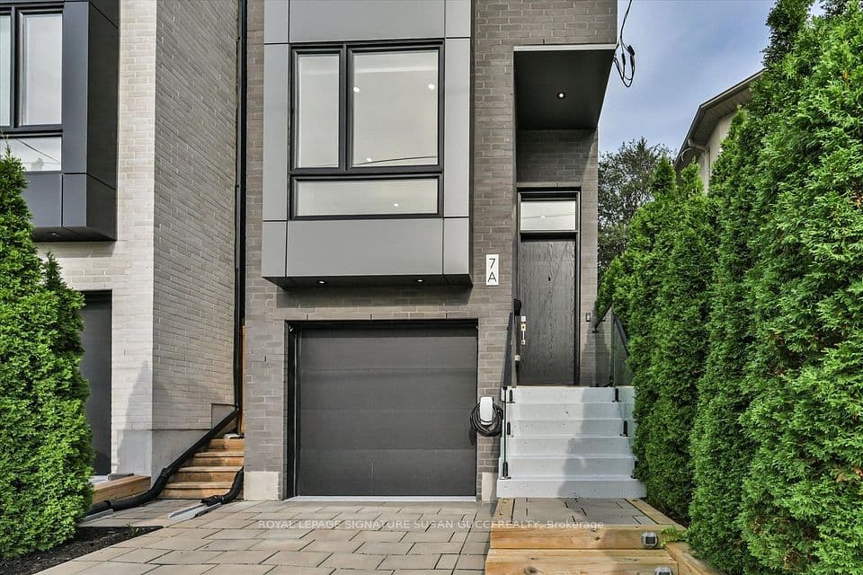 7A Everett Crescent, Toronto, ON M4C 4P3 – photo 3