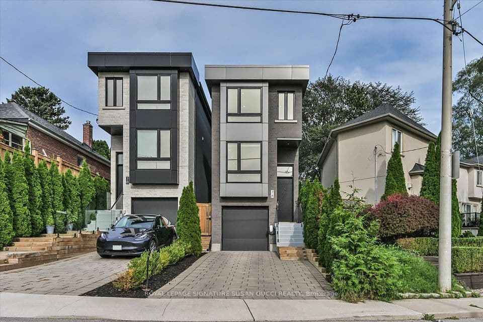 7A Everett Crescent, Toronto, ON M4C 4P3 – main photo