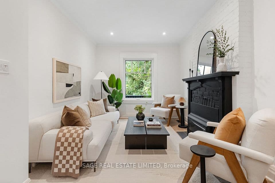 11 Bertmount Avenue, Toronto, ON M4M 2X8 – photo 2