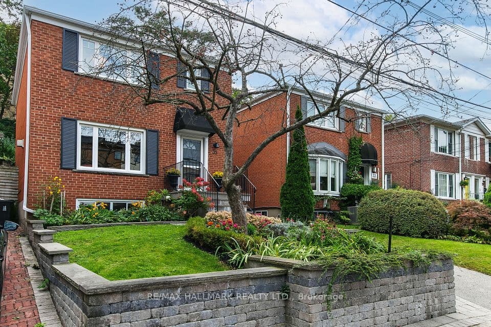 35 Love Crescent, Toronto, ON M4E 1V6 – main photo
