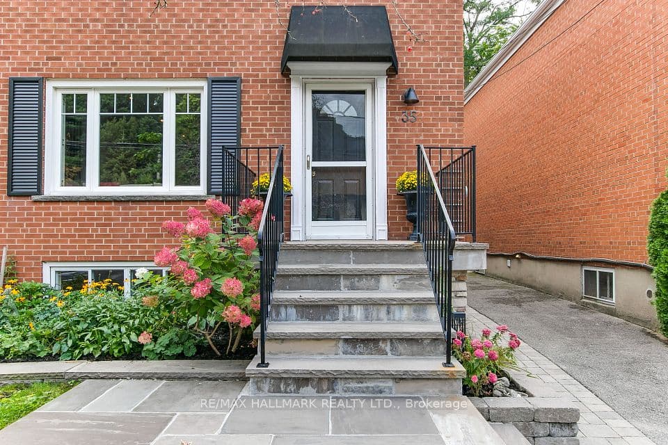 35 Love Crescent, Toronto, ON M4E 1V6 – photo 2