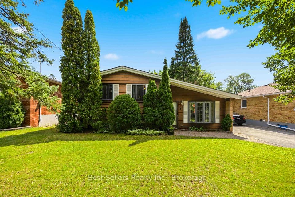 5 Benfrisco Crescent, Toronto, ON M1H 1N2 – main photo